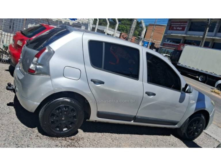 RENAULT - SANDERO - 2011/2012 - Prata - R$ 29.900,00