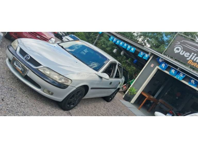 CHEVROLET - VECTRA - 1999/1999 - Prata - R$ 16.900,00