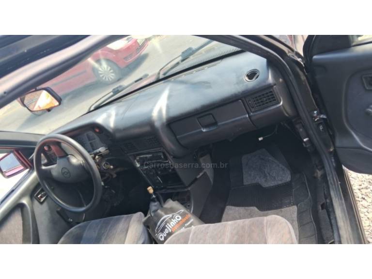 CHEVROLET - KADETT - 1997/1998 - Preta - R$ 8.900,00