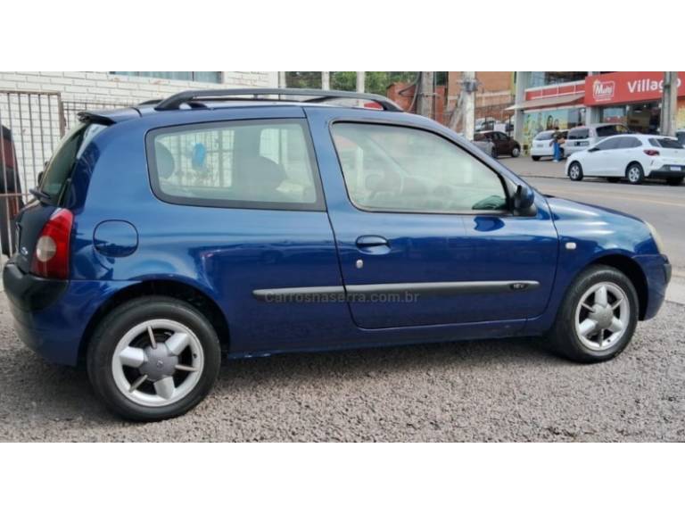 RENAULT - CLIO - 2005/2006 - Azul - R$ 12.900,00