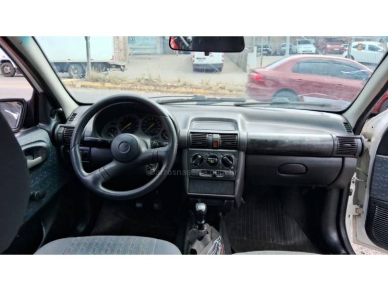 CHEVROLET - CORSA - 1998/1998 - Branca - R$ 14.900,00