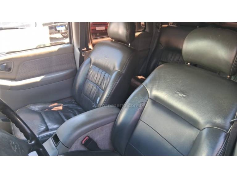 CHEVROLET - BLAZER - 1997/1997 - Cinza - R$ 25.900,00