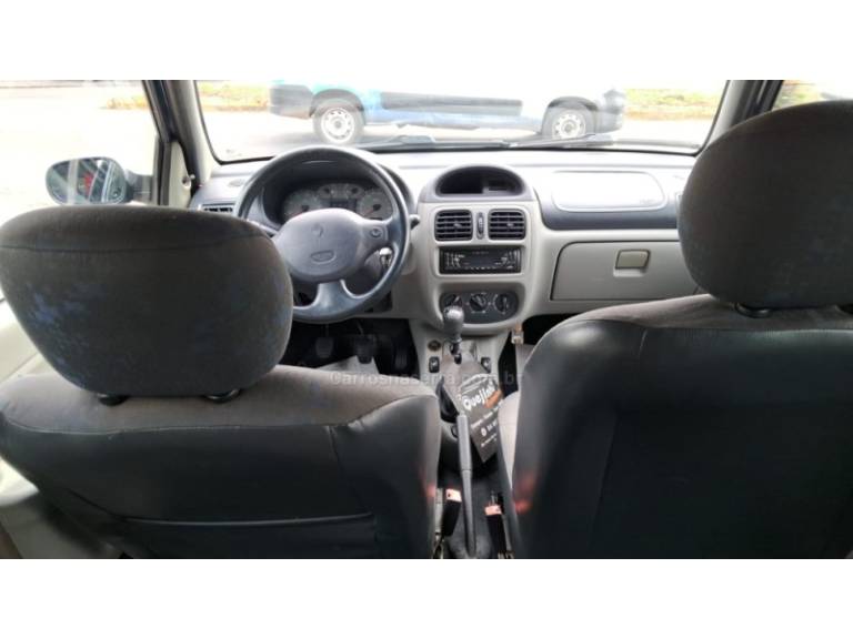 RENAULT - CLIO - 2005/2006 - Azul - R$ 12.900,00