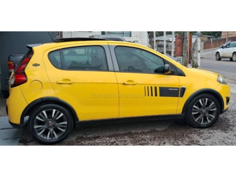 FIAT - PALIO - 2013/2014 - Amarela - R$ 42.900,00