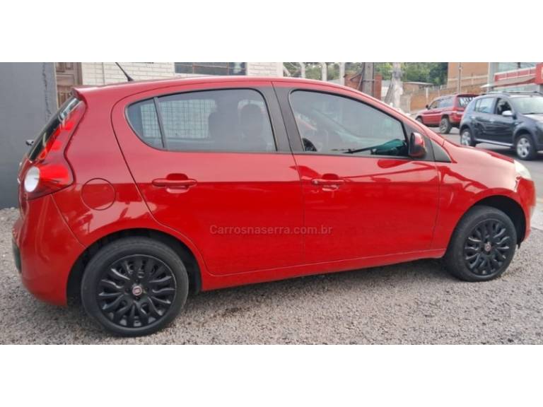 FIAT - PALIO - 2013/2013 - Vermelha - R$ 33.900,00