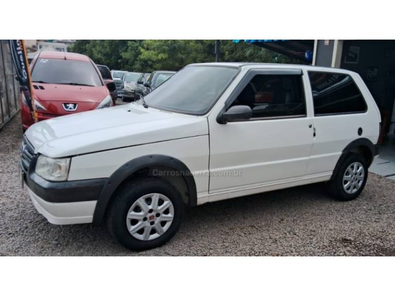 FIAT - UNO - 2009/2010 - Branca - R$ 19.900,00
